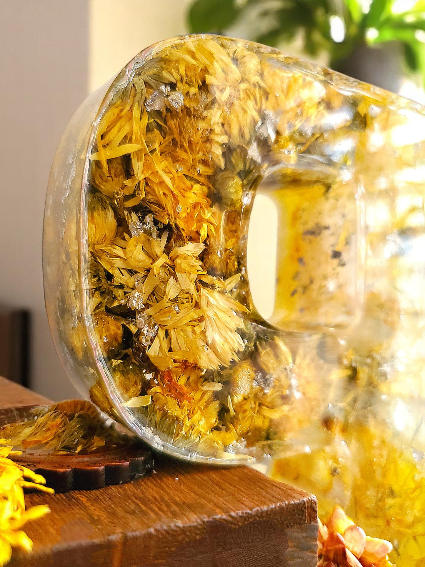 Custom LED Resin Letter | Real Dried Flowers | Personalized Floral Keepsake | Gift for Her, Baby Name Decor, Memorial Letter | Holiday Decor